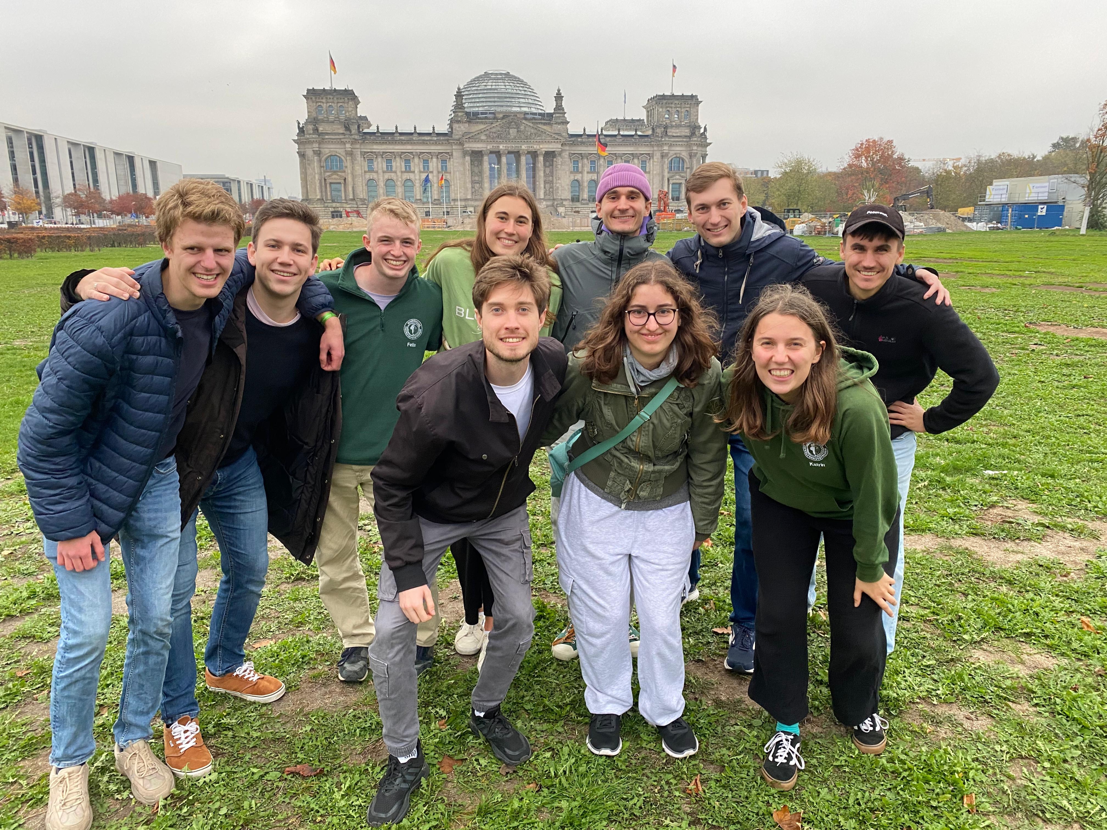 Students in front of the Bundestag in Berlin