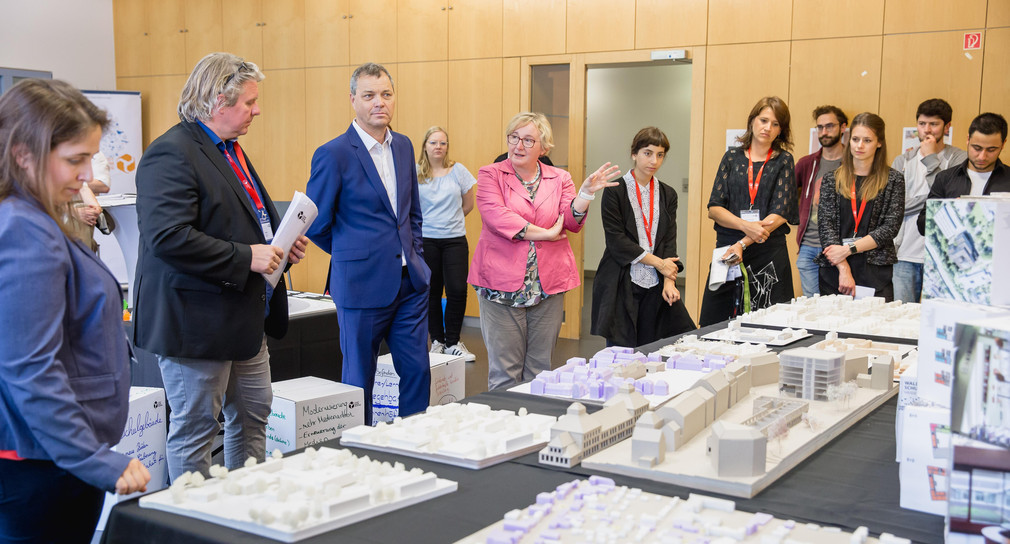 Besuch der Ministerin im Reallabor Stadt-Raum-Bildung
