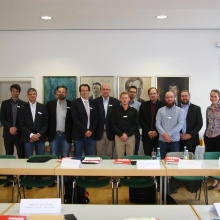 (v. l. n. r.): Joachim von Streit (IREUS), Henning Rohwedder (P+P), Jupp Jünger (Schw. Gmünd), Holger Pietschmann (P+P), Prof. Jörn Birkmann (IREUS), Julius Mihm (Schw. Gmünd), Felix Othmer (IRPUD), Christopher Schmalenb eck (Olfen), Prof. Stefan Greiving (IRPUD), Daniel Feldmeyer (IREUS), Dennis Becker (IRPUD), Katharina Mohr (IREUS)